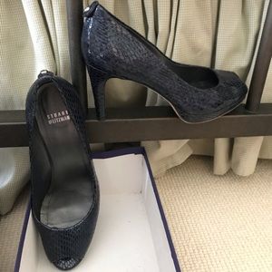 Stuart Weitzman. Size 9 sea crystal snake pumps.